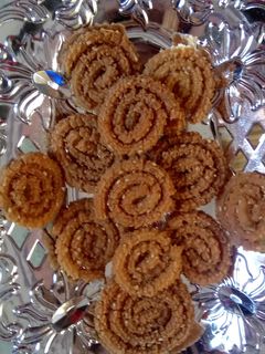 ચોખા ની ચકરી રેસીપી મુખ્ય ફોટો