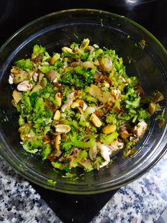 Una foto de Ensalada de brócoli y caballa
