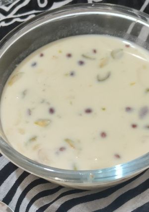 દૂધ પાક (કૂકરમાં) રેસીપી મુખ્ય ફોટો