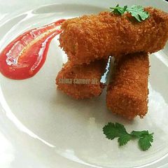 A picture of Crispy bread rolls.