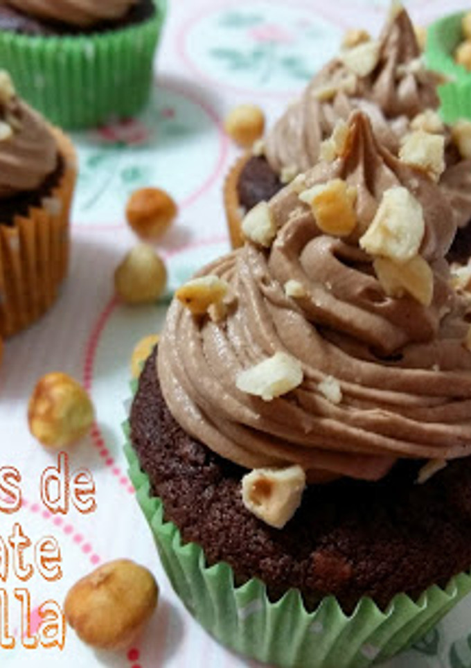 Una foto de Cupcakes de nutella, avellanas y chocolate