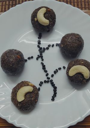 A picture of Traditional Kathiawadi Winter Sweet-Adadiya.