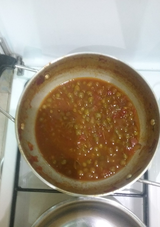 A picture of Pea Stew With Mashed Potatoes.