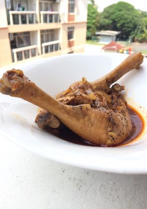 A picture of Black Pepper Chicken Stew.