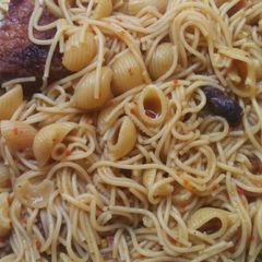 A picture of Pasta jellof.