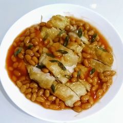 Baked chicken with smedley's smoke bean A picture of Baked chicken with smedley's smoke bean.
