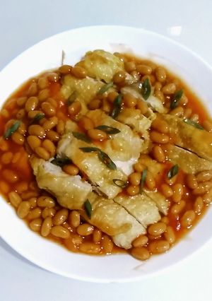 A picture of Baked chicken with smedley's smoke bean.