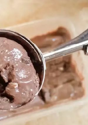 A picture of Chocolate Ice cream 🍫.