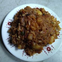A picture of Cabbage Potatoes stir fry.