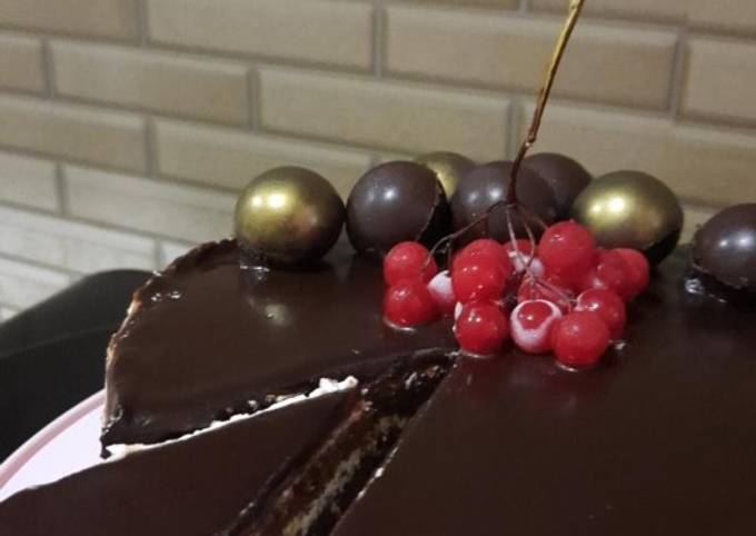 Шоколадный торт с творогом