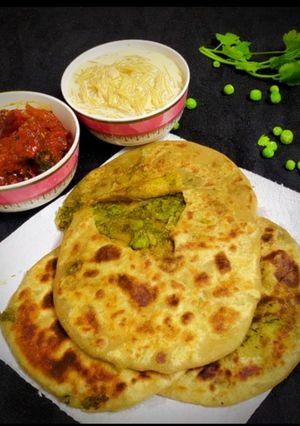 हरे मटर का पराठा(hare matar ka paratha recipe in hindi) रेसिपी मुख्य फोटो
