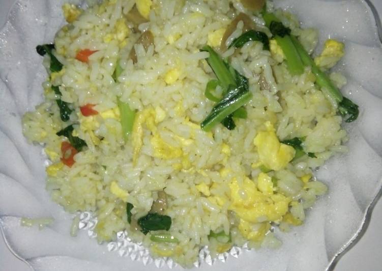 Nasi goreng pelangi
