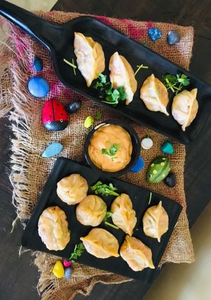 A picture of Veg paneer momos.