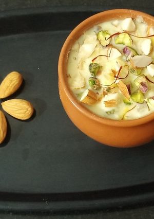 પનીર રબડી (Paneer rabdi recipe in gujarati) રેસીપી મુખ્ય ફોટો
