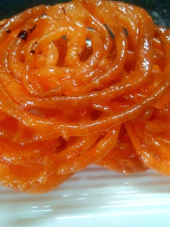 करारी रसीली जलेबी (Karari Raseeli Jalebi Recipe in Hindi) रेसिपी मुख्य फोटो