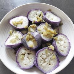A picture of Steamed Eggplant with Garlic.