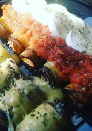 Una foto de Canelones de berenjena rellenos de verduras