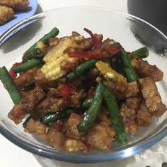 A picture of Oseng Kacang Panjang Tempe with Baby Corn (ala anak kos, NO MSG).