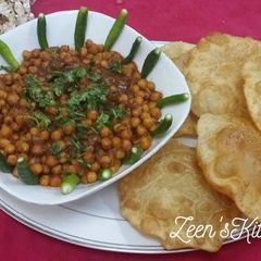 A picture of Imli Chole.