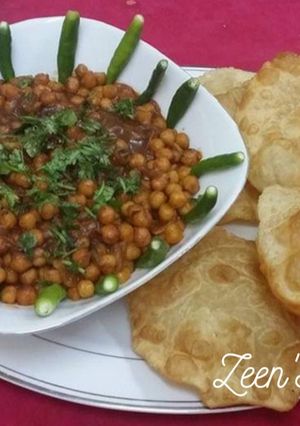 A picture of Imli Chole.