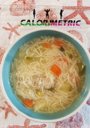 Una foto de 6. Sopa de fideos con verduras