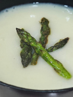 Una foto de Crema de espárragos blancos