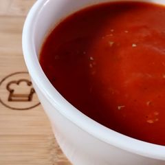 A picture of Pizza sauce.