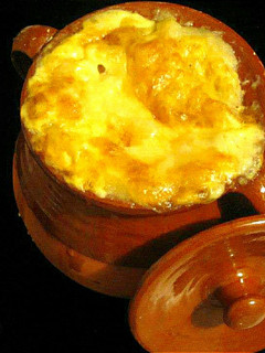Foto di Zuppa di Cipolle con Uovo Pane Tostato ed Emmenthal