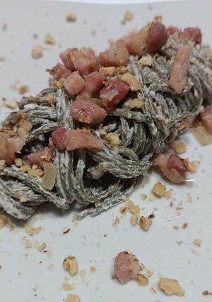Foto di Spaghetti alla spirulina con crema di formaggio spalmabile