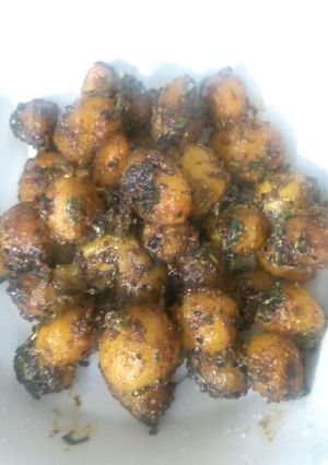 A picture of Chatpate baby potatoes.