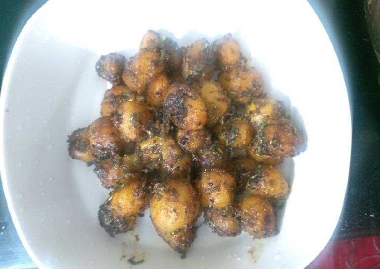 Recipe of Speedy Chatpate baby potatoes