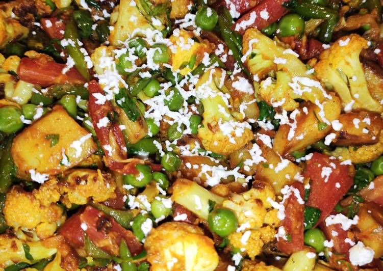 Recipe of Homemade Dhaba Style Mix Veg (no onion &amp; garlic)