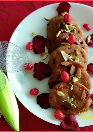 A picture of Kuttu and water chestnut malpua.