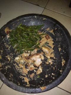 Foto resep Lotek kangkung ikan asap