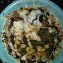 A picture of Dahi bhalla.