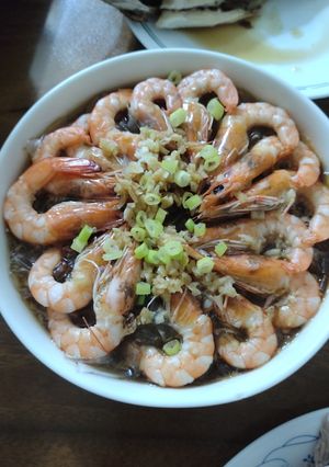 蒜蓉粉絲鮮蝦 的食譜成品照片