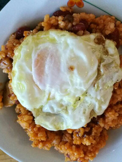Una foto de Arroz a la cubana especial