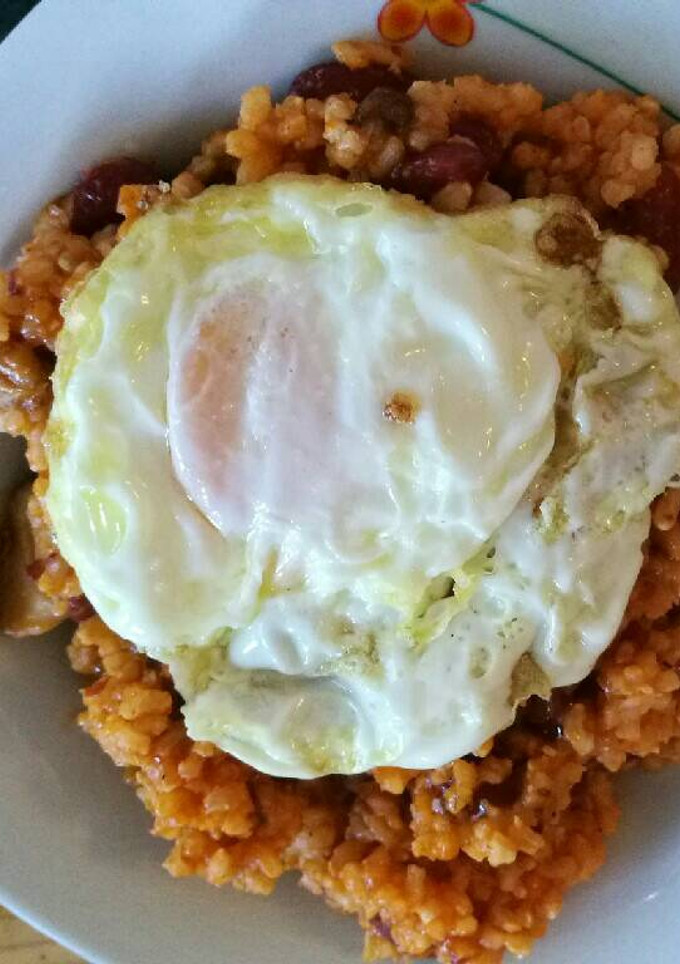 Una foto de Arroz a la cubana especial