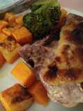 Chuletas de cerdo cubiertas de miso blanco