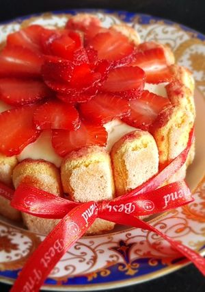 A picture of Strawberry Tiramisu.