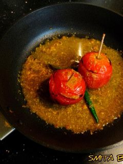 স্টাফড টমেটো কারি (Stuffed tomato curry recipe in Bengali) রেসিপির প্রধান ছবি