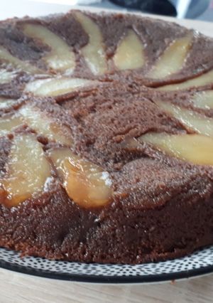 Une photo de Gâteau renversé poires caramélisees chocolat