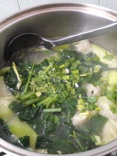 Hình của món Canh mướp nấu mồng tơi.