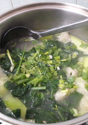 Hình của món Canh mướp nấu mồng tơi.