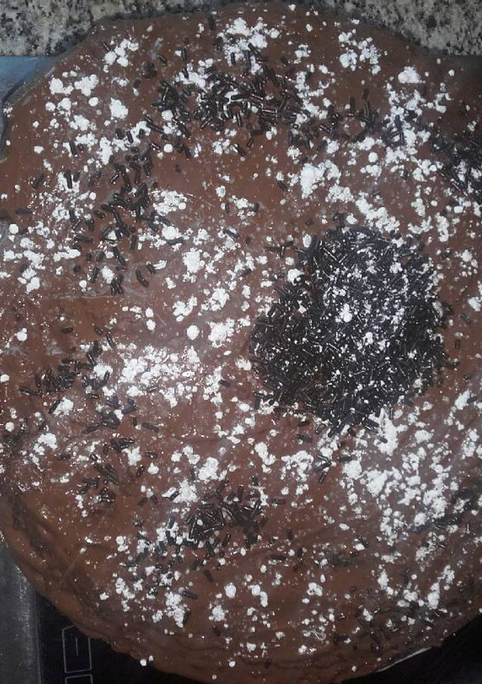 Una foto de Bizcocho de cacao relleno de nocilla