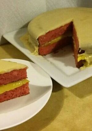 A picture of Strawberry Limeade Creme Pie.