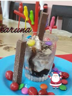 A picture of Kit-kat ice cream.