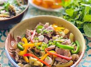 Hình của món Thịt Heo Rừng Xào Cải Chua Ớt Chuông.