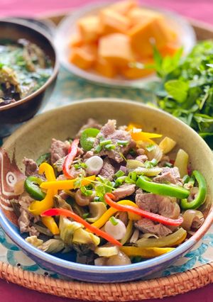 Hình của món Thịt Heo Rừng Xào Cải Chua Ớt Chuông.
