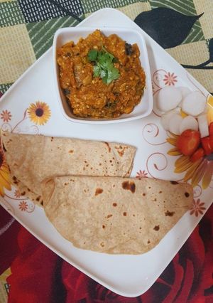 A picture of Baingan ka bharta.
